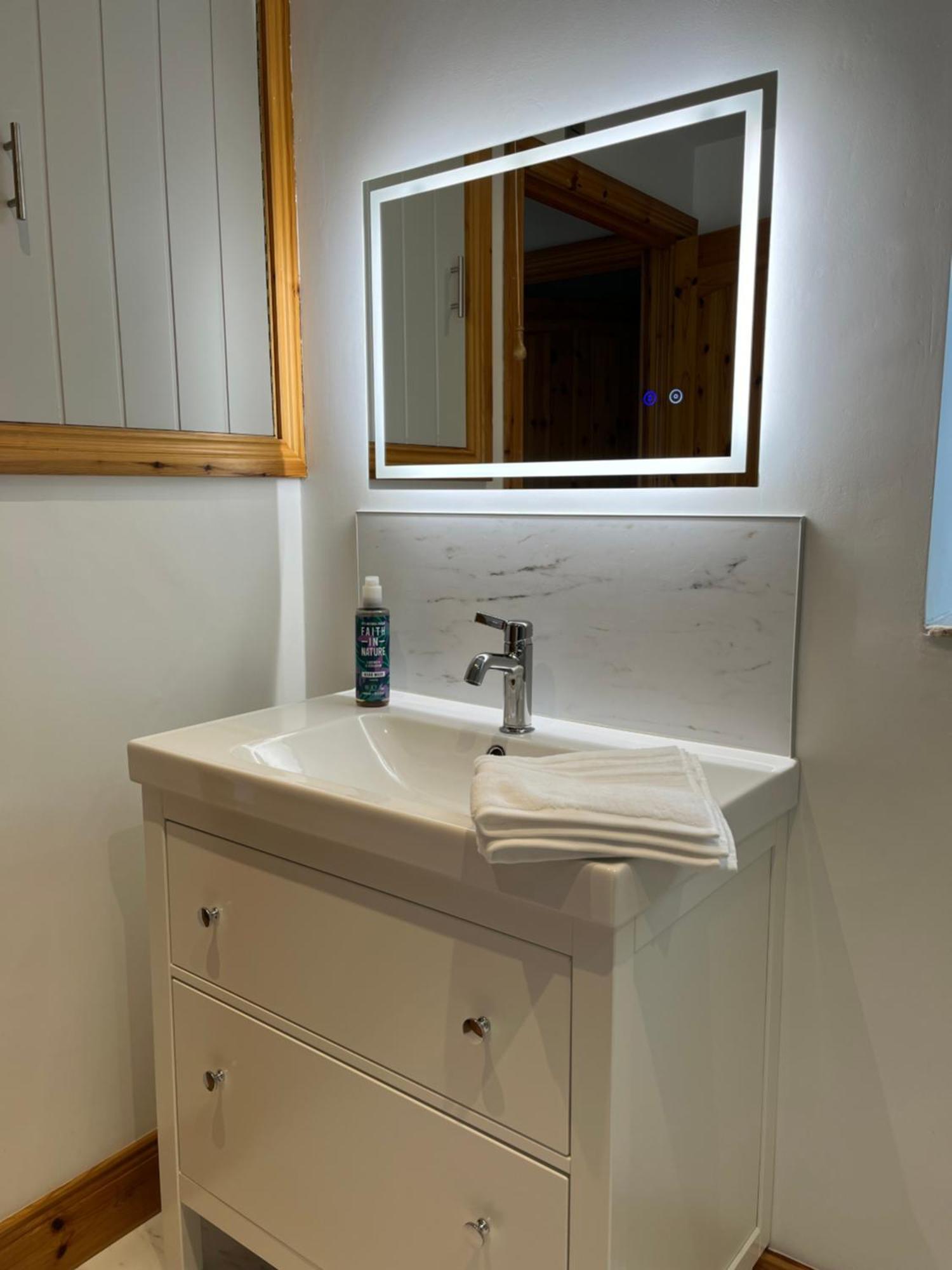 The Cottage At Ashbrook - Charming Country Cottage Near Belfast Extérieur photo